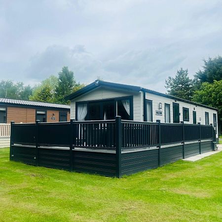 Country Cabin With Hot Tub York Dış mekan fotoğraf