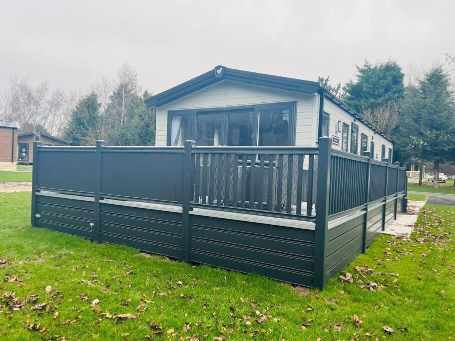 Country Cabin With Hot Tub York Dış mekan fotoğraf