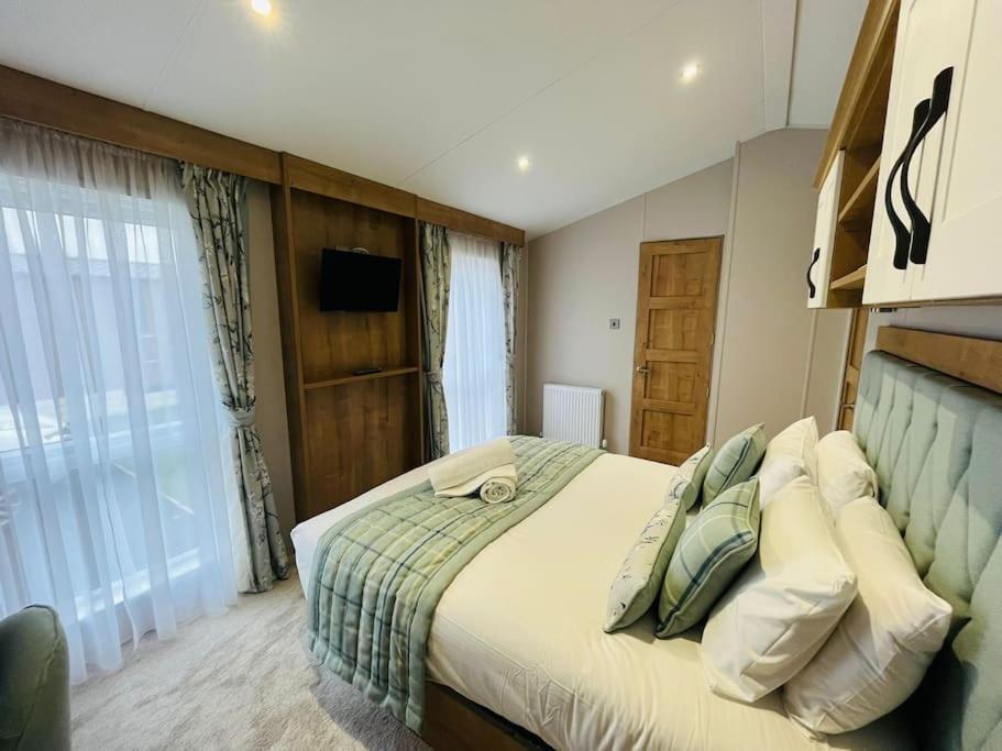 Country Cabin With Hot Tub York Dış mekan fotoğraf